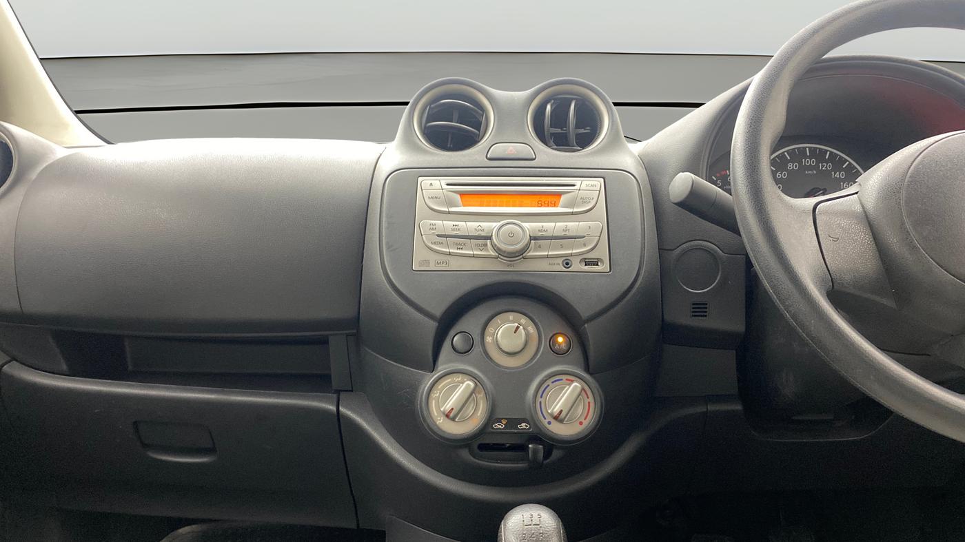 2016 Nissan Micra Active XV, Petrol, Manual, 26,279 km, Air Conditioner