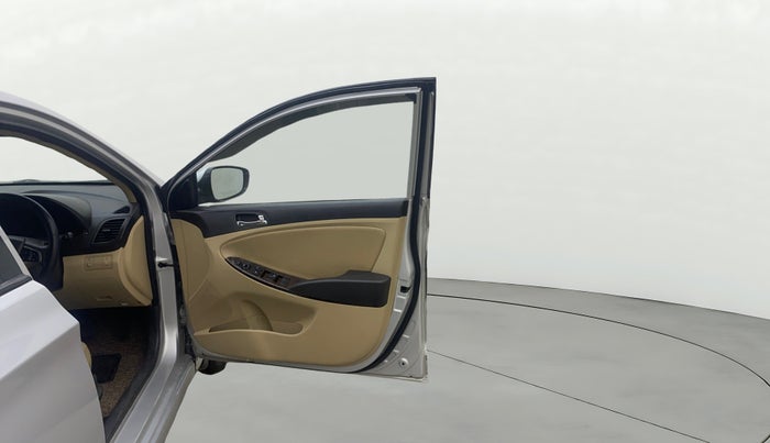 2013 Hyundai Verna FLUIDIC 1.6 VTVT SX OPT AT, Petrol, Automatic, 86,324 km, RHS Front Door