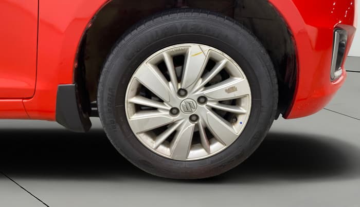 2016 Maruti Swift ZXI, Petrol, Manual, 1,01,363 km, Right Front Wheel