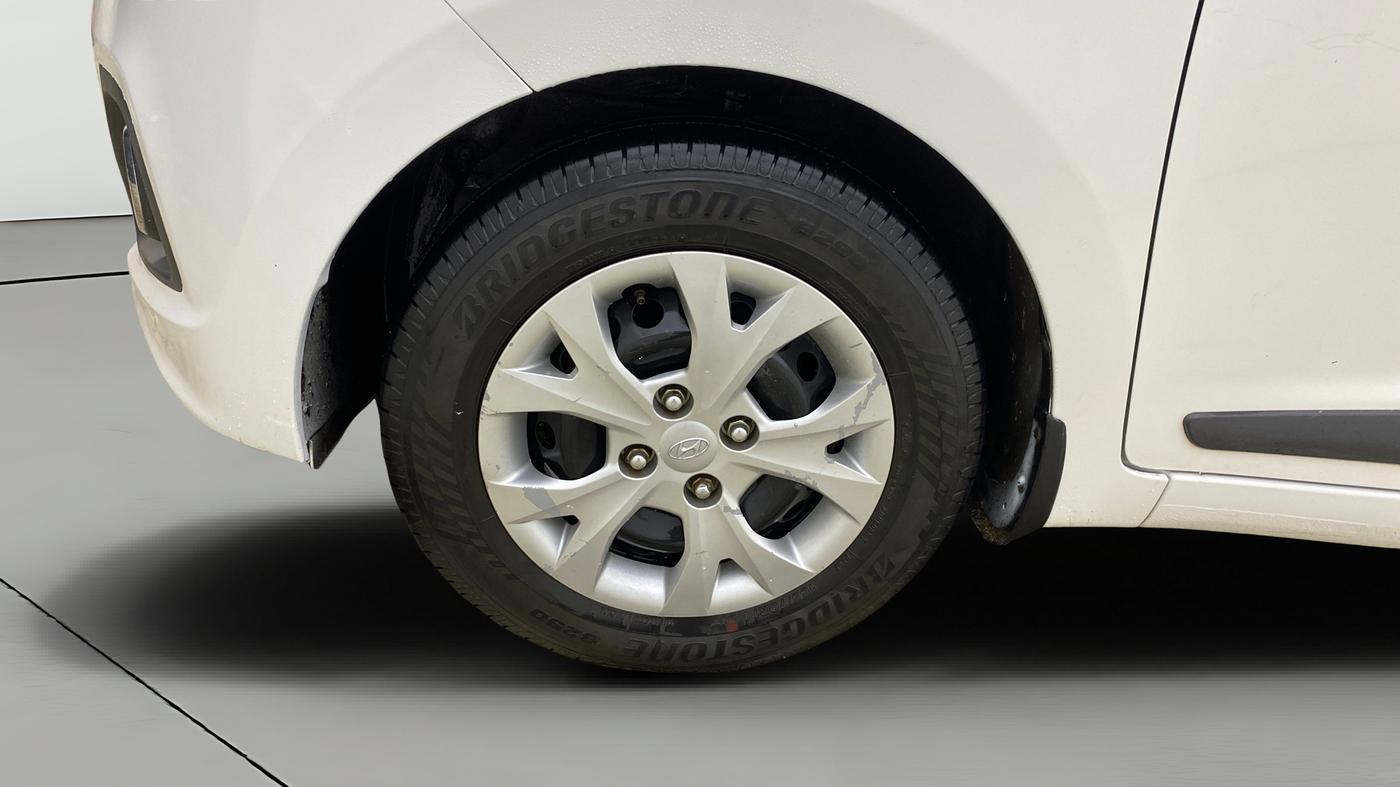 2016 Hyundai Grand i10 SPORTZ 1.2 KAPPA VTVT, Petrol, Manual, 79,998 km, Left Front Wheel