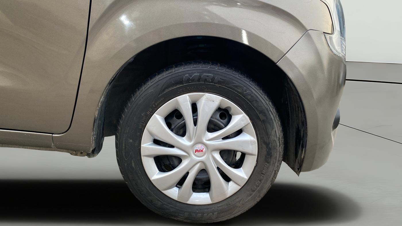 2019 Maruti New Wagon-R VXI 1.2, Petrol, Manual, 76,392 km, Right Front Wheel
