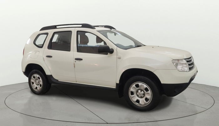 2013 Renault Duster RXE PETROL, Petrol, Manual, 61,904 km, Right Front Diagonal