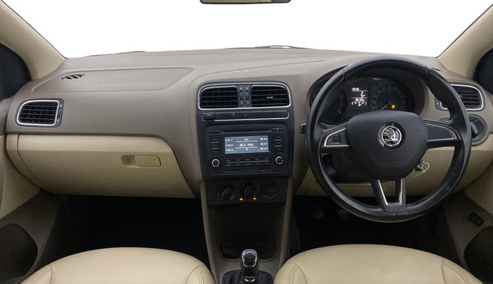 2016 Skoda Rapid AMBITION 1.6 MPI MT, Petrol, Manual, 82,089 km, Dashboard