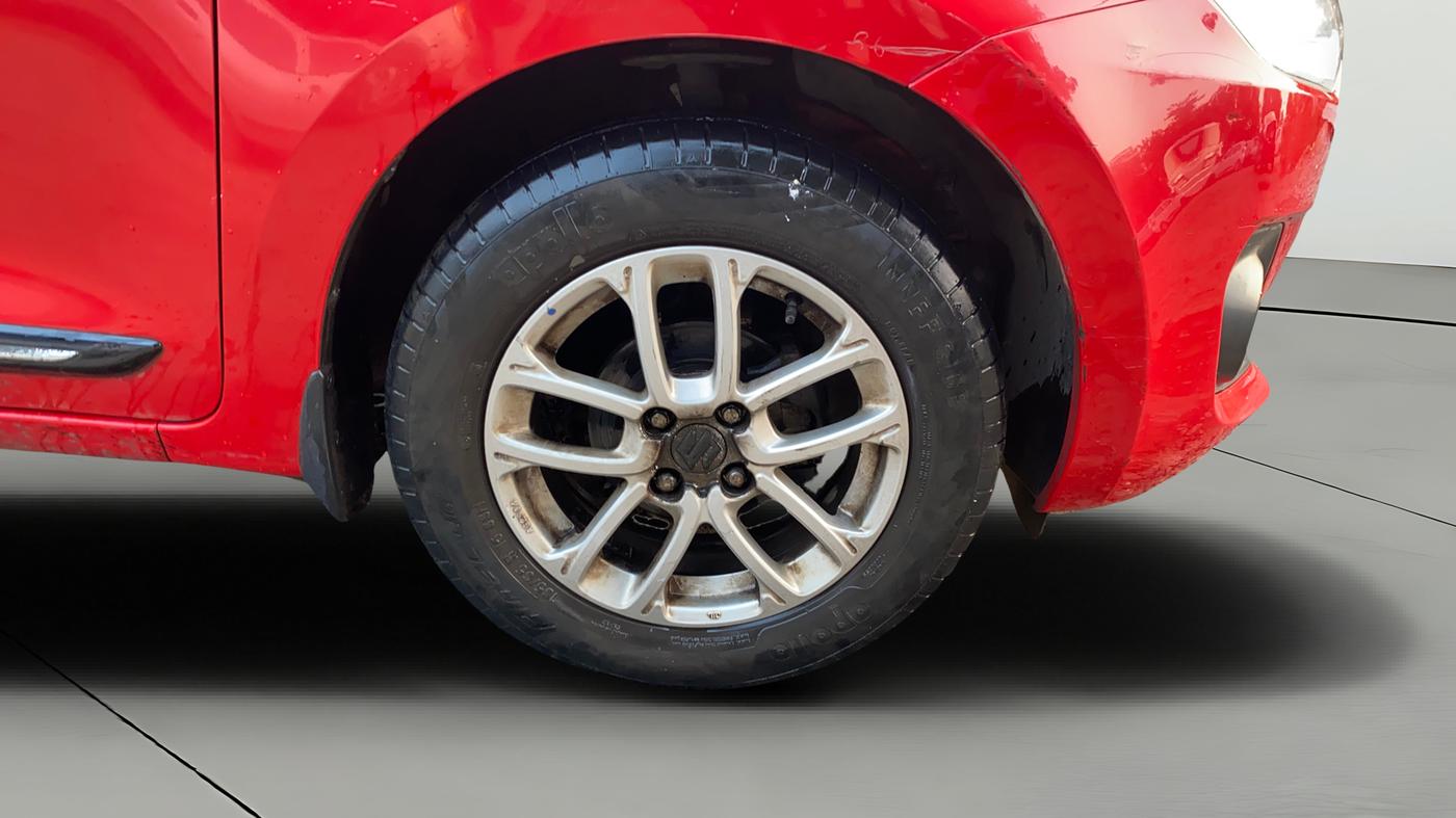 2018 Maruti Swift ZXI, Petrol, Manual, 34,215 km, Right Front Wheel