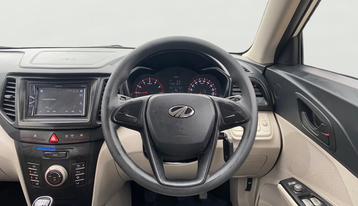 2021 Mahindra XUV300 W4 1.2 PETROL, Petrol, Manual, 26,985 km, Steering Wheel Close Up