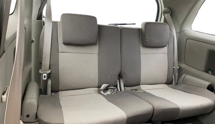 2014 Toyota Innova 2.5 VX 8 STR, Diesel, Manual, 79,175 km, Third Seat Row ( optional )