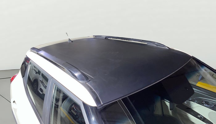 2023 Mahindra XUV300 W8 1.2 PETROL, Petrol, Manual, 22,230 km, Roof