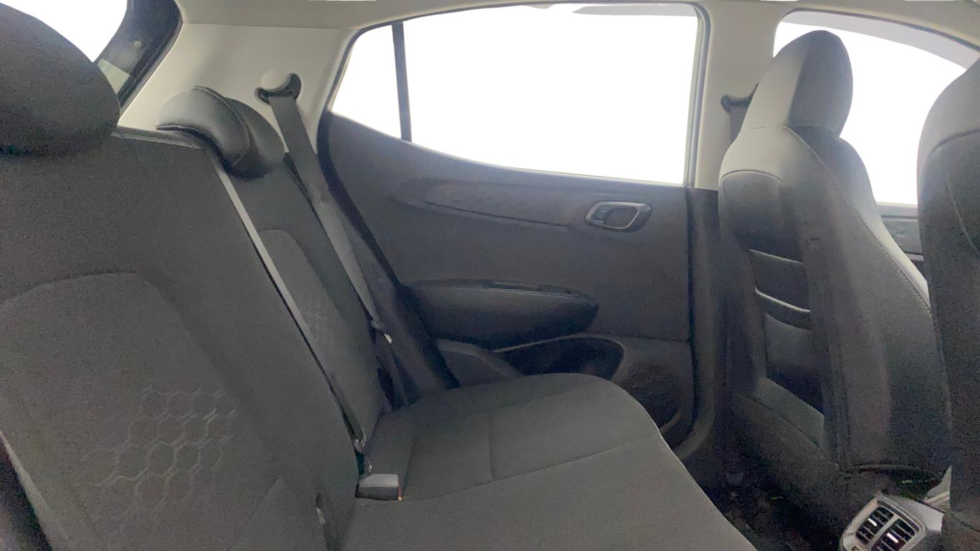 2023 Hyundai GRAND I10 NIOS SPORTZ 1.2 KAPPA VTVT DUAL TONE, Petrol, Manual, 16,697 km, Right Side Rear Door Cabin