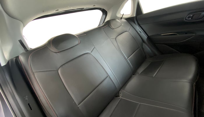 2021 Hyundai NEW I20 ASTA 1.2 AT, Petrol, Automatic, 36,329 km, Right Side Rear Door Cabin