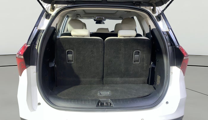 2022 Mahindra XUV700 AX 7 D MT 7 STR, Diesel, Manual, 46,340 km, Boot Open Zoomed View