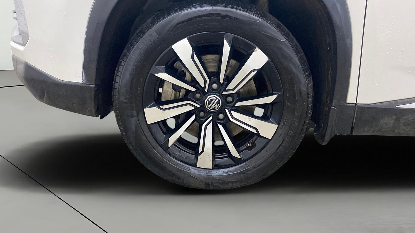 2019 MG HECTOR SHARP 2.0 DIESEL, Diesel, Manual, 1,18,426 km, Left Front Wheel