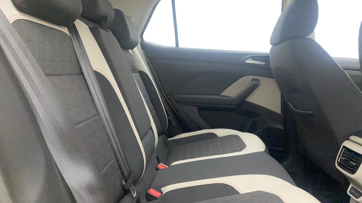 2021 Volkswagen TAIGUN GT 1.5 TSI MT, Petrol, Manual, 24,890 km, Right Side Rear Door Cabin