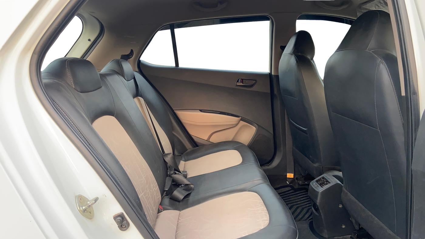 2017 Hyundai Grand i10 MAGNA AT 1.2 KAPPA VTVT, Petrol, Automatic, 53,296 km, Right Side Rear Door Cabin