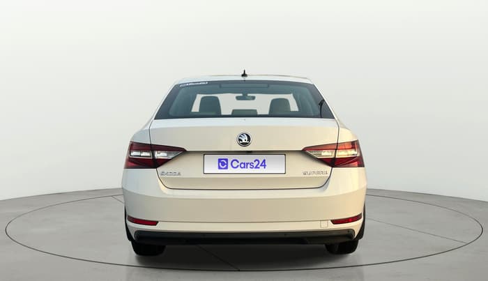 2016 Skoda Superb L&K 1.8 TSI AT, Petrol, Automatic, 90,770 km, Back/Rear
