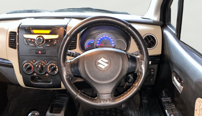 2017 Maruti Wagon R 1.0 VXI, Petrol, Manual, 62,961 km, Steering Wheel Close Up