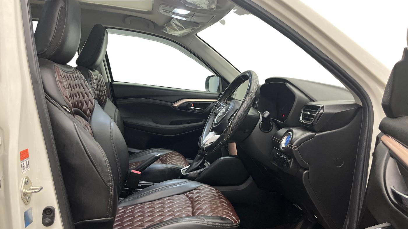 2025 Maruti Grand Vitara ZETA PLUS  HYBRID ECVT, Hybrid, Automatic, 43,315 km, Right Side Front Door Cabin