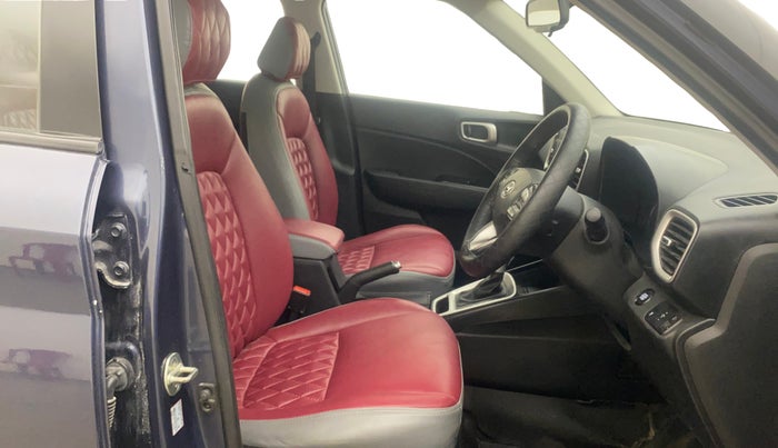 2019 Hyundai VENUE SX PLUS 1.0 TURBO DCT, Petrol, Automatic, 1,04,310 km, Right Side Front Door Cabin