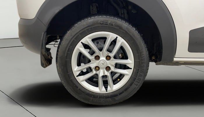 2021 Renault TRIBER RXT, Petrol, Manual, 27,336 km, Right Rear Wheel