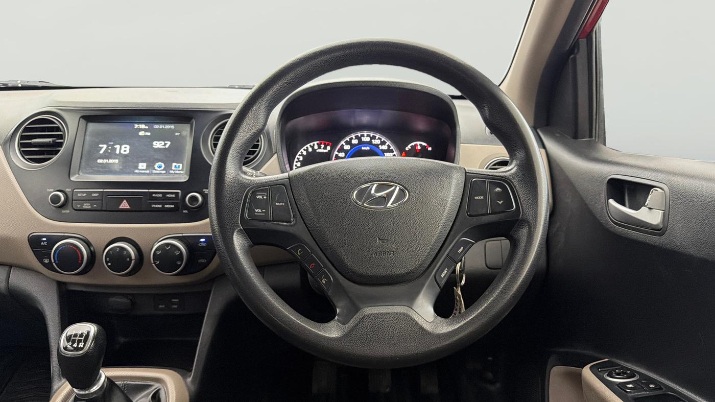2017 Hyundai Grand i10 ASTA (O) 1.2 KAPPA VTVT, Petrol, Manual, 90,141 km, Steering Wheel Close Up
