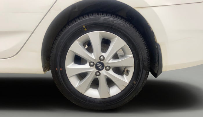 2015 Hyundai Verna FLUIDIC 4S 1.6 VTVT S, Petrol, Manual, 70,903 km, Left Rear Wheel