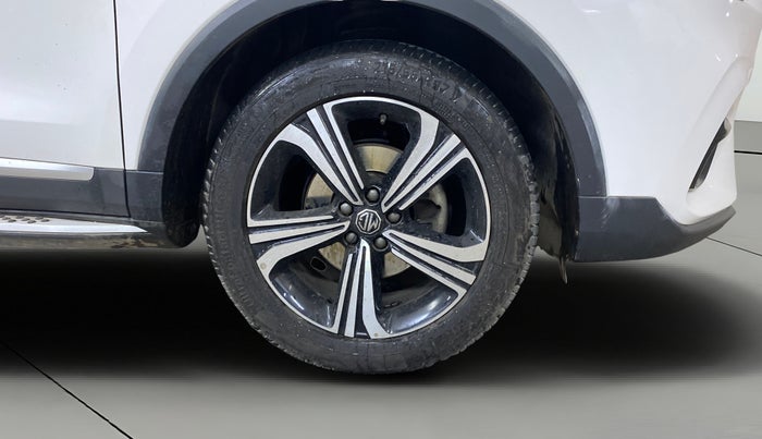 2022 MG ASTOR SHARP 1.5 MT, Petrol, Manual, 17,721 km, Right Front Wheel