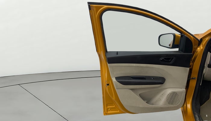 2019 Renault TRIBER RXT, Petrol, Manual, 84,291 km, LHS Front Door