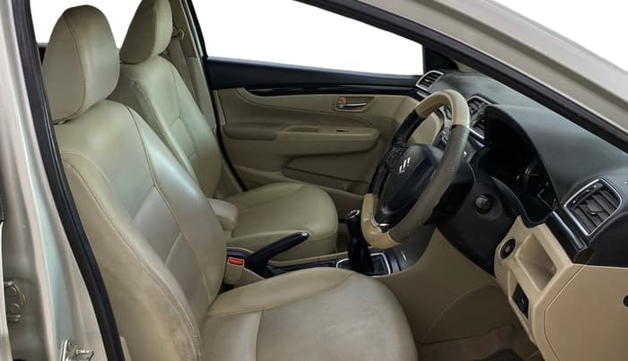 2017 Maruti Ciaz ZXI, Petrol, Manual, 36,855 km, Right Side Front Door Cabin