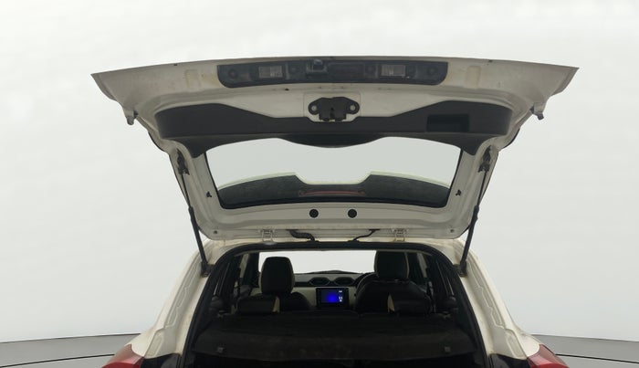 2021 Nissan MAGNITE XV TURBO, Petrol, Manual, 1,10,529 km, Boot Door Open