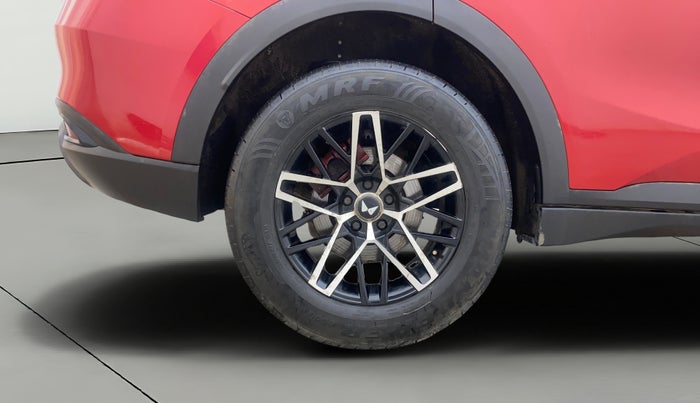 2022 Mahindra XUV700 MX P MT 5 STR, Petrol, Manual, 29,161 km, Right Rear Wheel