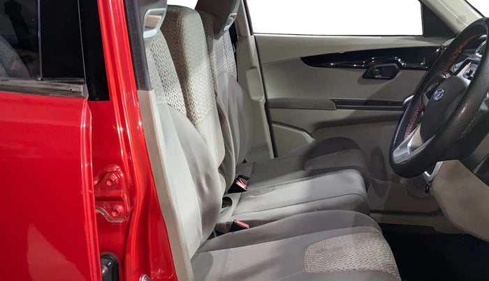 2016 Mahindra Kuv100 K6 PLUS 6 STR, Petrol, Manual, 71,388 km, Right Side Front Door Cabin