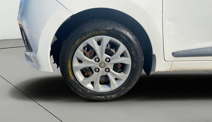 2015 Hyundai Xcent S 1.2, Petrol, Manual, 1,10,521 km, Left Front Wheel