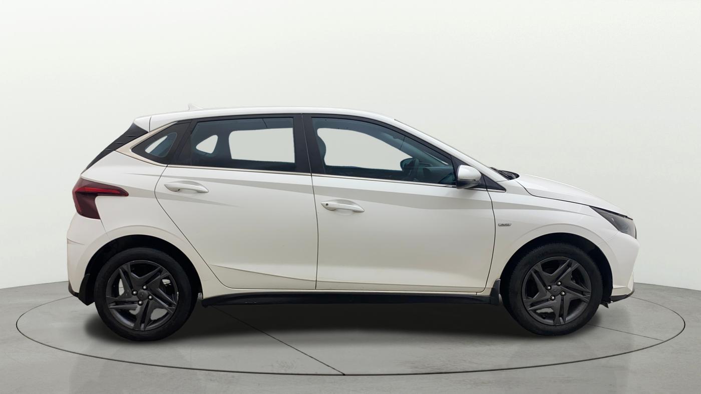 2021 Hyundai NEW I20 SPORTZ 1.2 AT, Petrol, Automatic, 91,120 km, Right Side View
