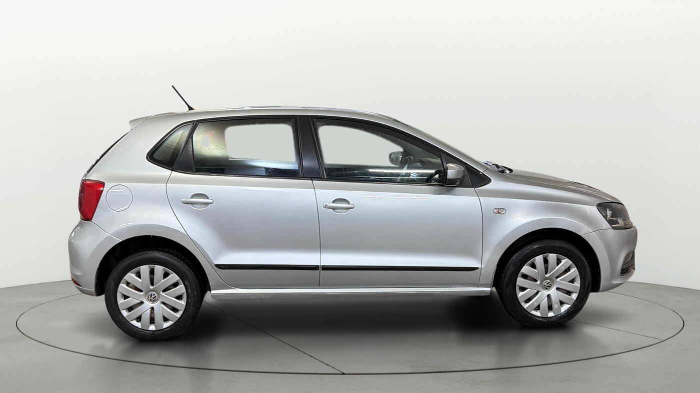 2015 Volkswagen Polo COMFORTLINE 1.2L, Petrol, Manual, 28,996 km, Right Side View
