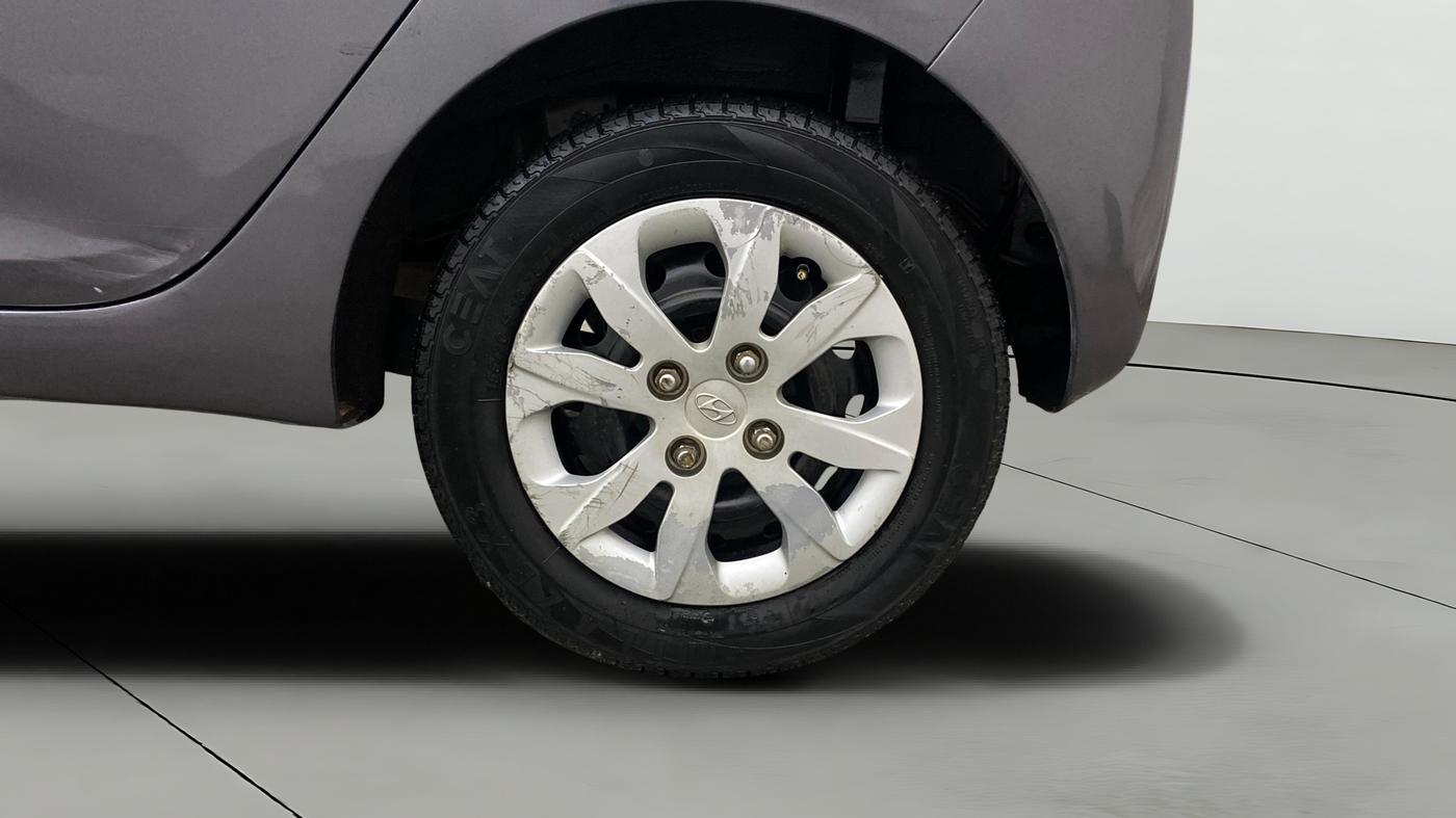 2015 Hyundai Eon SPORTZ, Petrol, Manual, 94,367 km, Left Rear Wheel