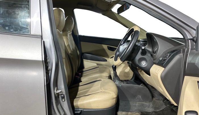 2013 Hyundai Eon MAGNA +, Petrol, Manual, 14,064 km, Right Side Front Door Cabin