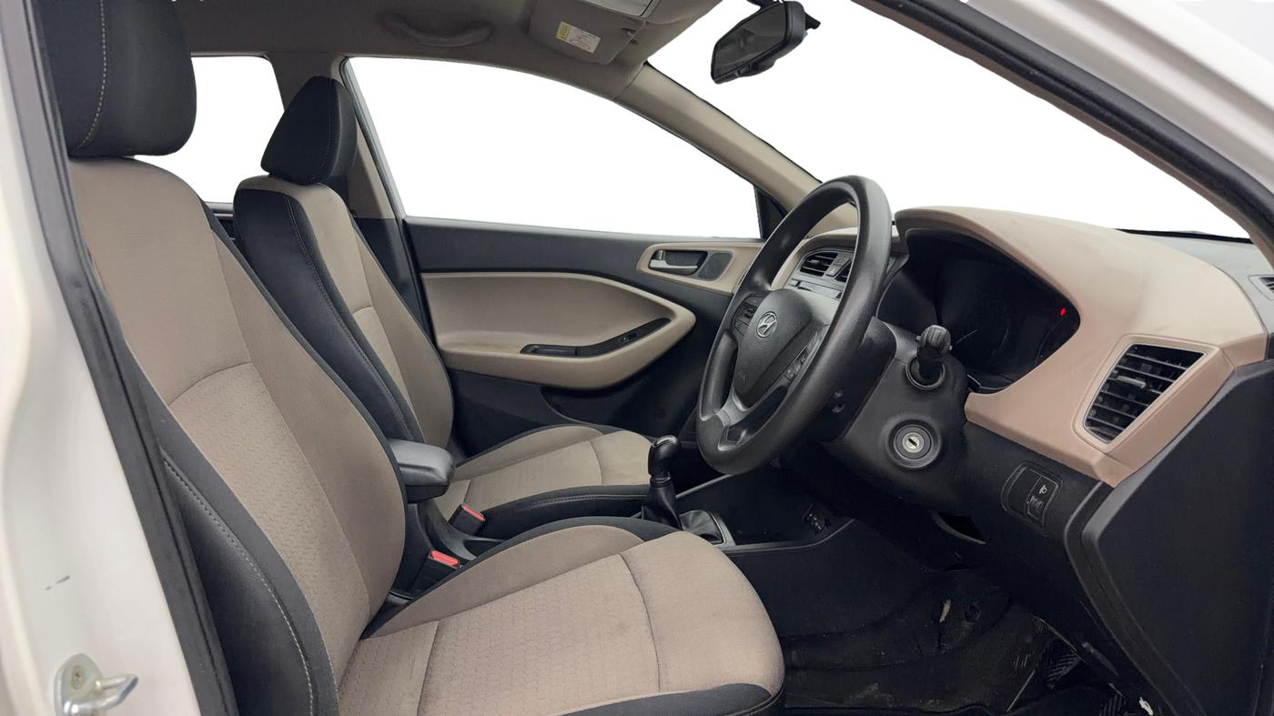 2016 Hyundai Elite i20 SPORTZ 1.2, Petrol, Manual, 45,981 km, Right Side Front Door Cabin
