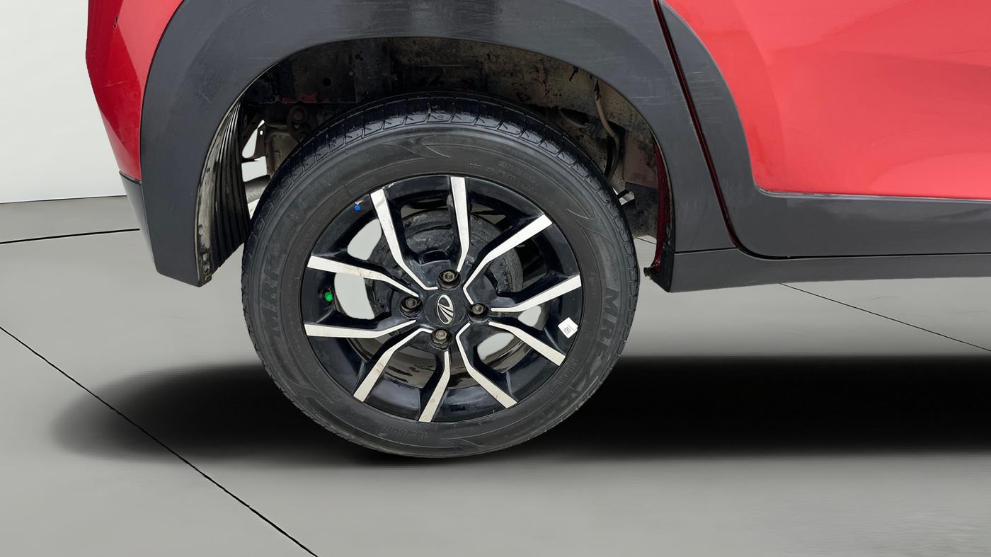 2017 Mahindra KUV 100 NXT K8 P 6 STR, Petrol, Manual, 23,904 km, Right Rear Wheel