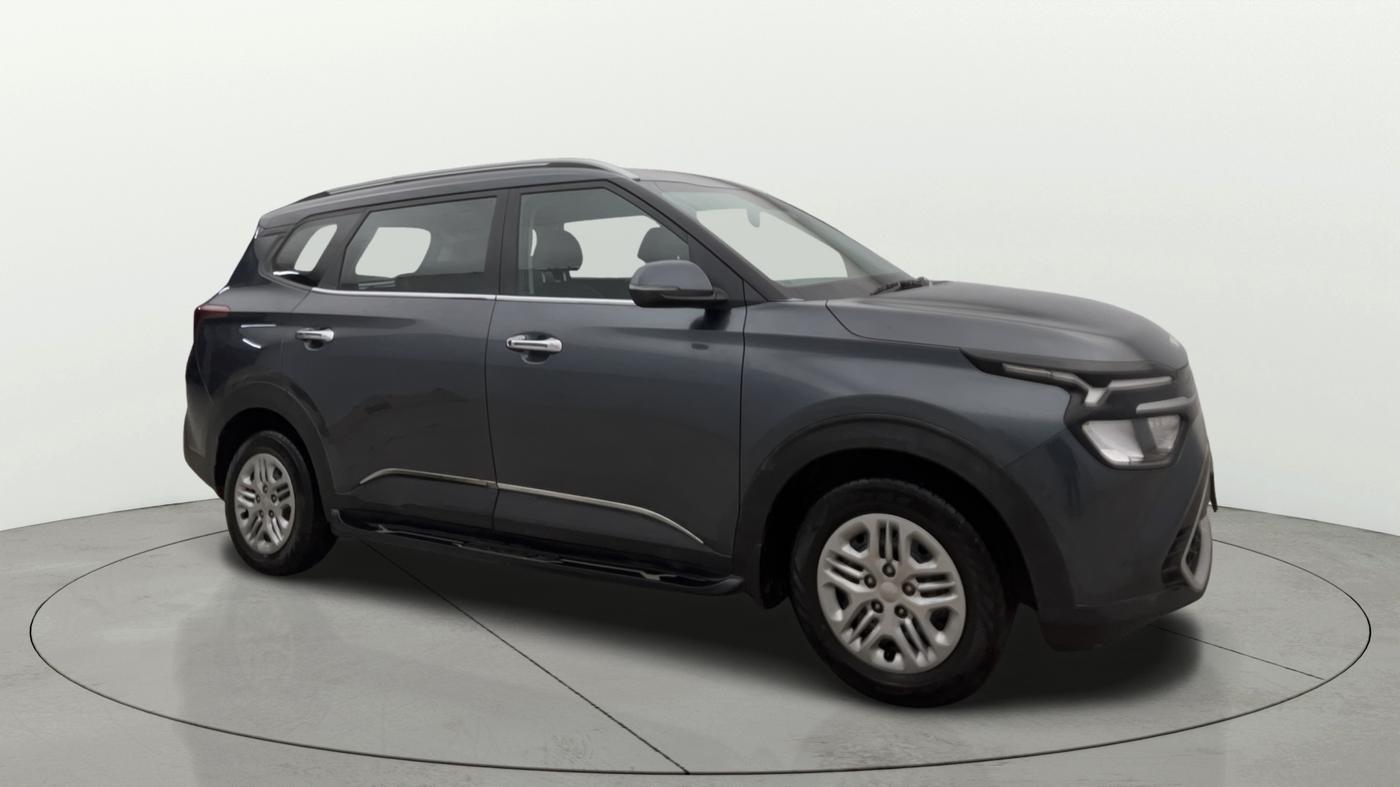 2022 KIA CARENS PRESTIGE 1.5 PETROL 7 STR, Petrol, Manual, 34,307 km, Right Front Diagonal