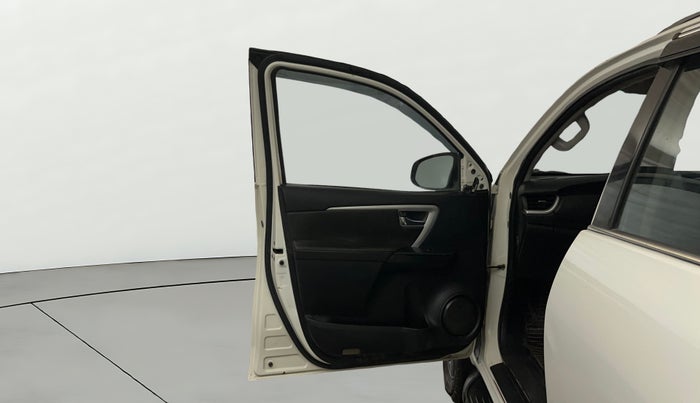 2018 Toyota Fortuner 2.8 4X2 MT, Diesel, Manual, 1,58,246 km, LHS Front Door