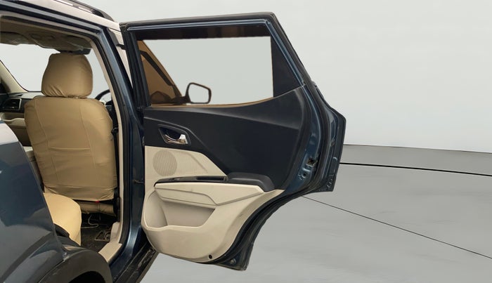 2019 Mahindra XUV300 W8 1.5 DIESEL, Diesel, Manual, 84,079 km, RHS Rear Door