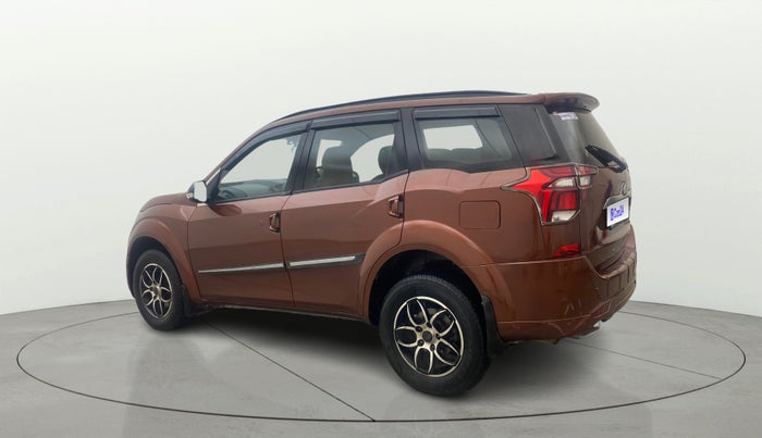 2018 Mahindra XUV500 W5, Diesel, Manual, 1,45,793 km, Left Back Diagonal