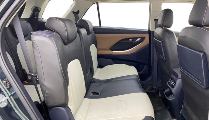 2025 Hyundai ALCAZAR Executive 7 STR 1.5 Turbo GDi Petrol MT, Petrol, Manual, 4,012 km, Right Side Rear Door Cabin