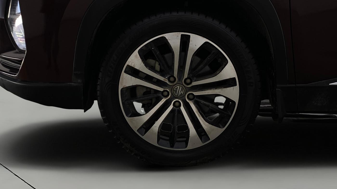 2021 MG HECTOR PLUS SHARP 2.0 DIESEL TURBO MT 6-STR, Diesel, Manual, 1,00,349 km, Left Front Wheel