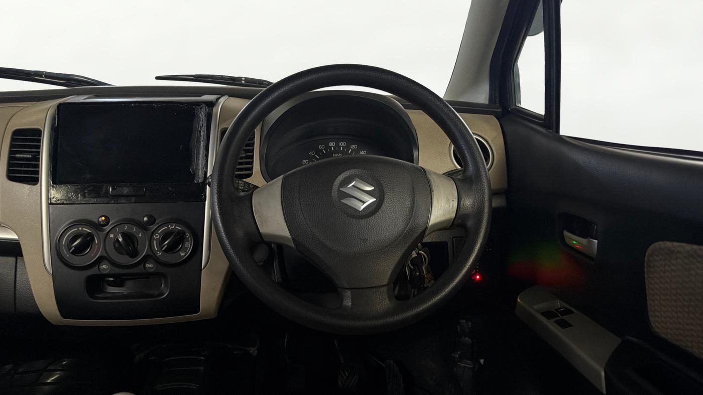 2017 Maruti Wagon R 1.0 LXI CNG, CNG, Manual, 75,765 km, Steering Wheel Close Up