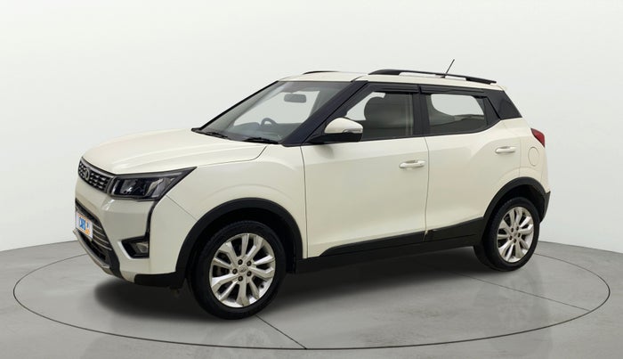 2019 Mahindra XUV300 W8 1.2 PETROL, Petrol, Manual, 82,081 km, Left Front Diagonal