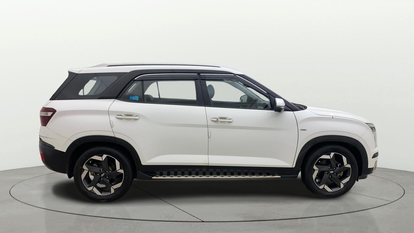 2021 Hyundai ALCAZAR PLATINUM (O) 6STR 2.0 AT, Petrol, Automatic, 1,07,659 km, Right Side View