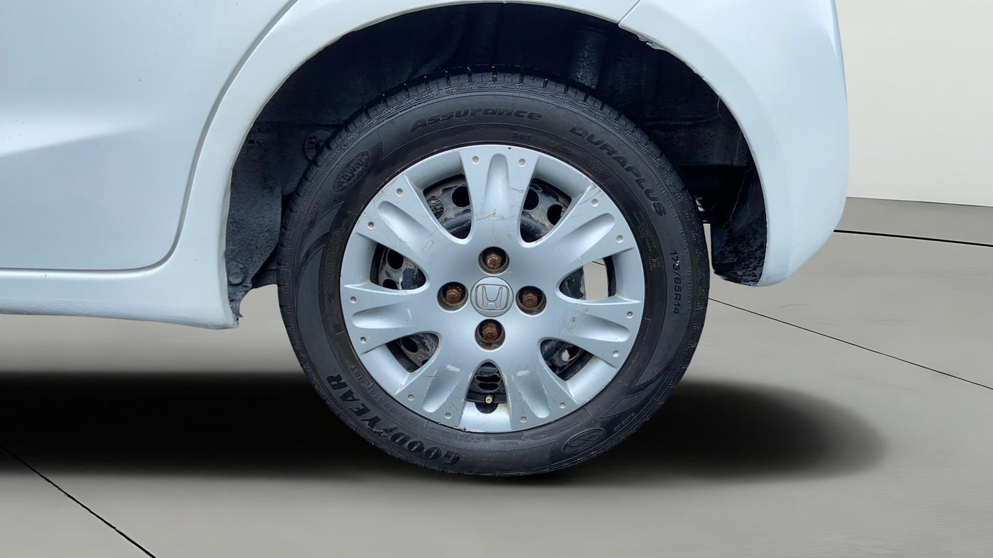 2015 Honda Brio S MT, CNG, Manual, 92,282 km, Left Rear Wheel