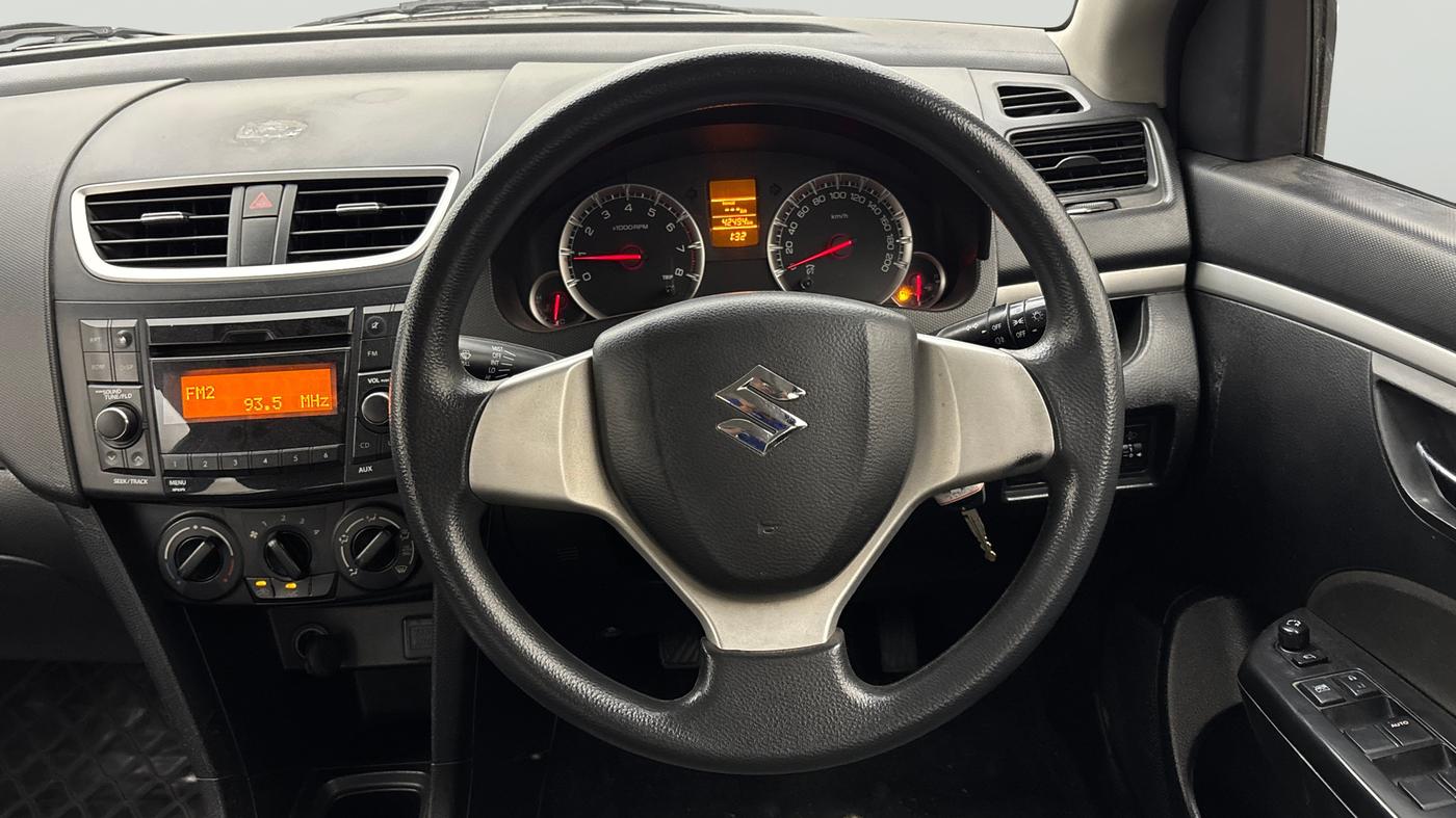 2016 Maruti Swift VXI, Petrol, Manual, 42,472 km, Steering Wheel Close Up