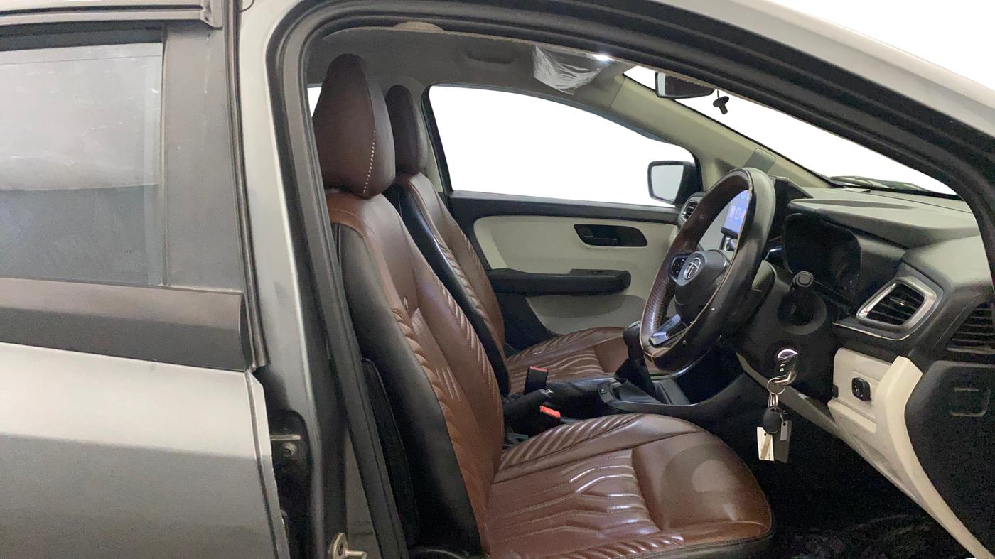 2022 Tata ALTROZ XM PLUS PETROL, CNG, Manual, 58,586 km, Right Side Front Door Cabin