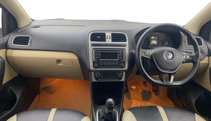 2015 Volkswagen Polo HIGHLINE1.5L, Diesel, Manual, 82,713 km, Dashboard